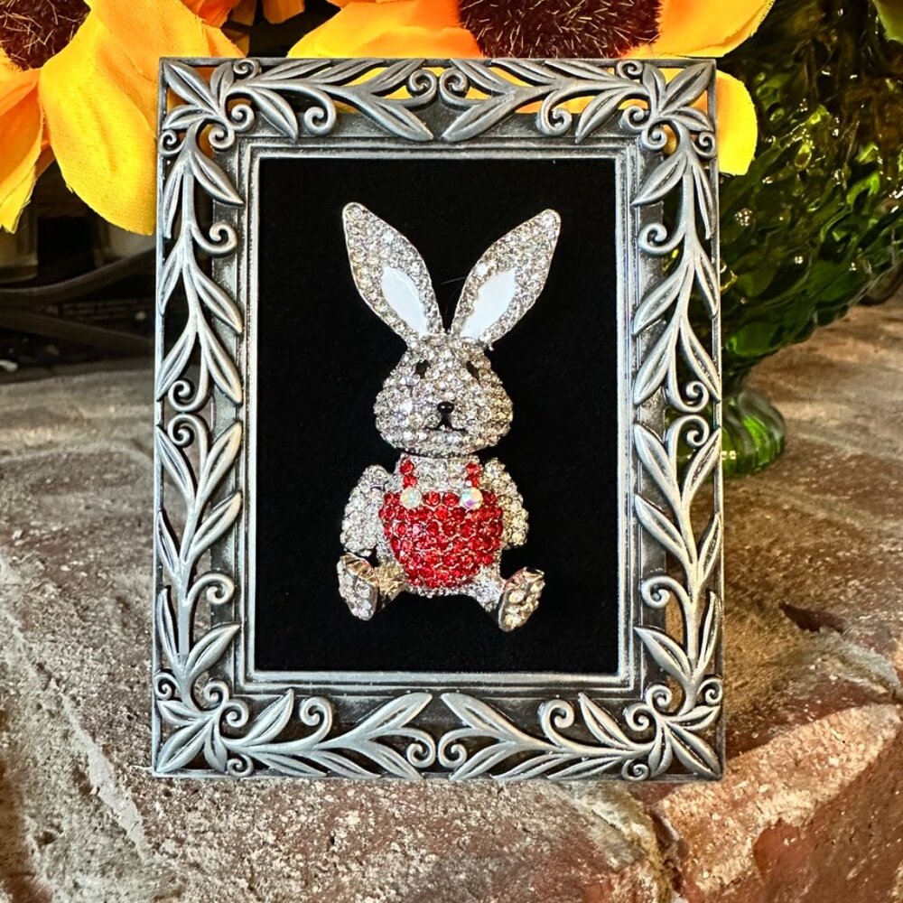 Framed Jewelry Easter Bunny Rabbit Brooch/Pin in Pewter Frame